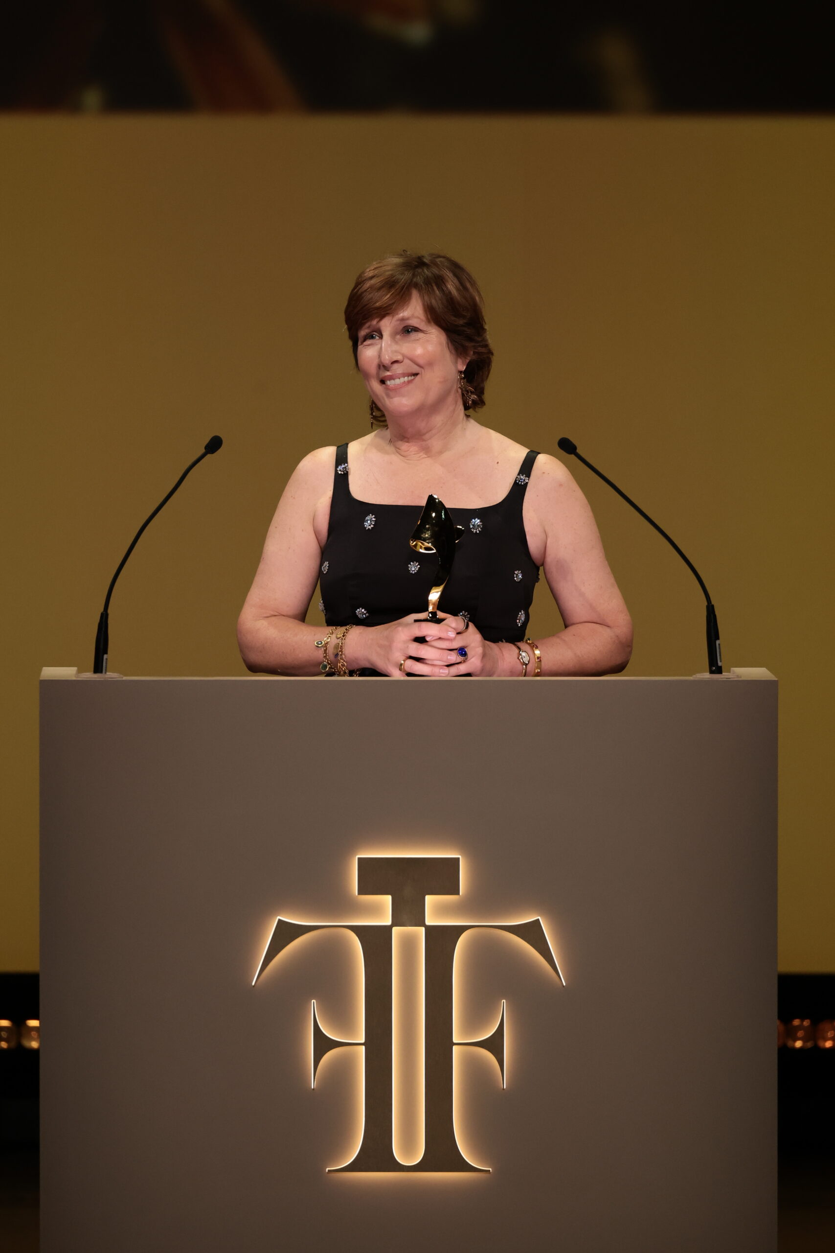 WHAT THE NOSE KNOWS: DANIELA ANDRIER HONORED AS  2025 LIFETIME ACHIEVEMENT PERFUMER